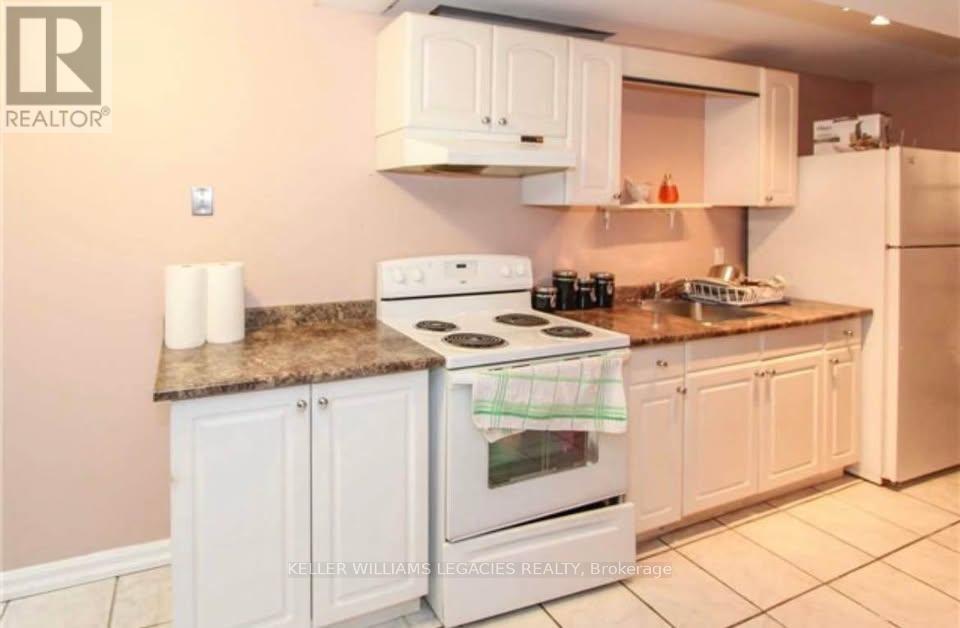 Bsmt - 22 Alberta Terrace, Brampton, Ontario  L6R 2H8 - Photo 2 - W12543758