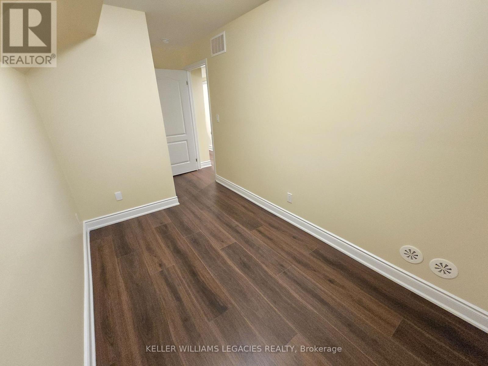 107 - 7 Applewood Lane, Toronto, Ontario M9C 2Z7 - Photo 12 - W12557356