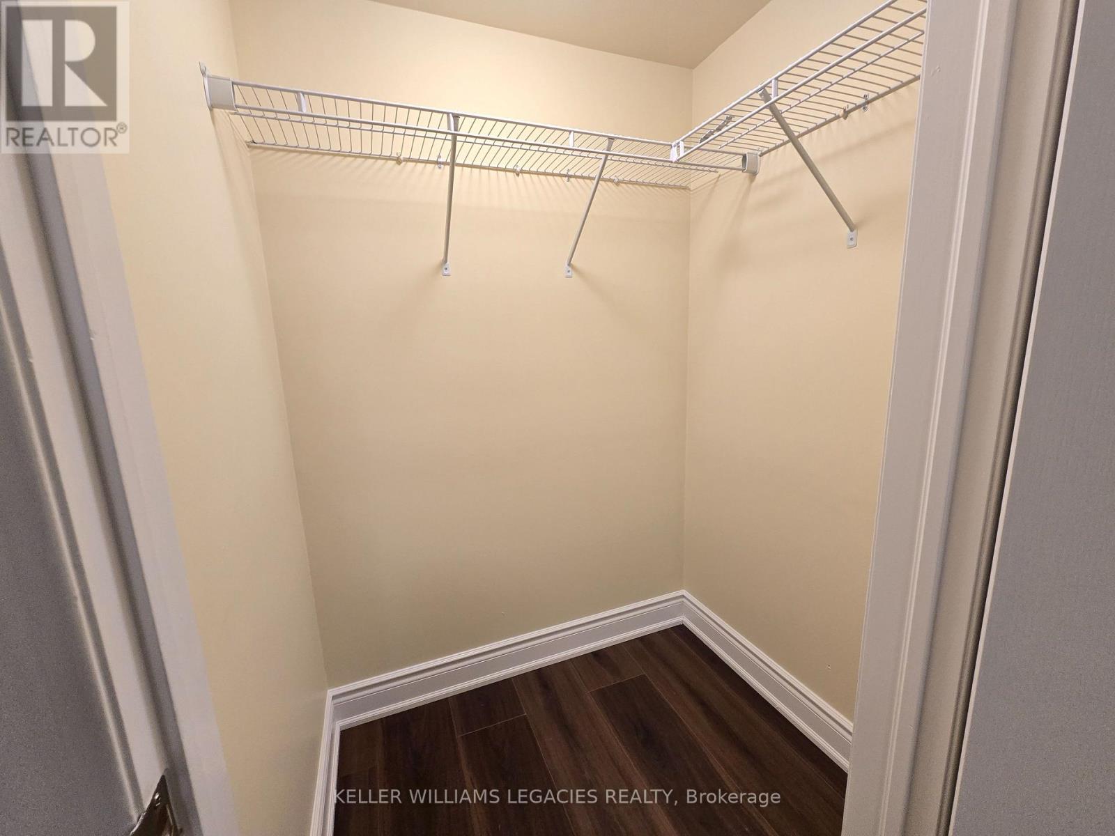 107 - 7 Applewood Lane, Toronto, Ontario M9C 2Z7 - Photo 10 - W12557356