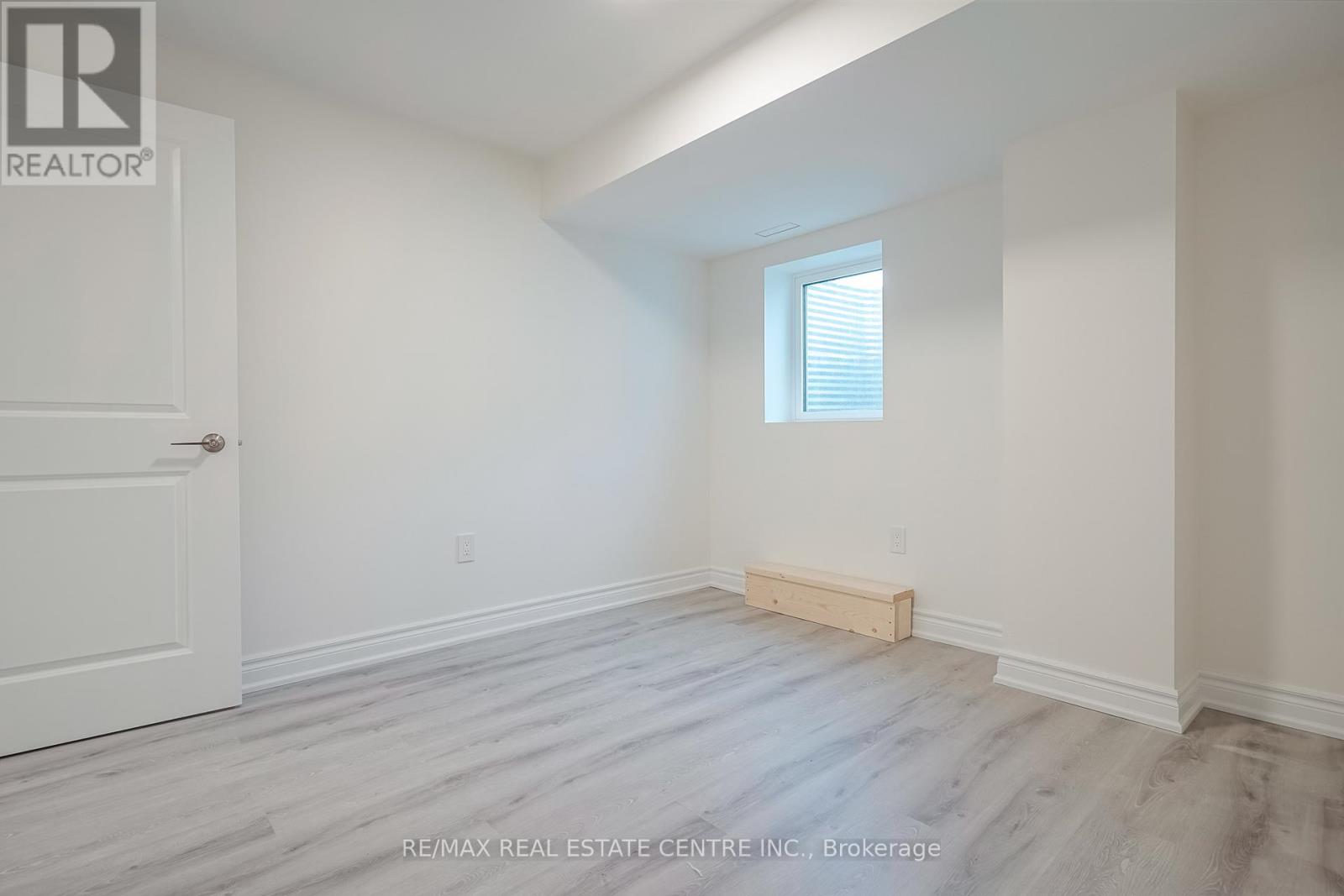 431 Ramsey Place, Milton, Ontario L9B 1J6 - Photo 18 - W12615990