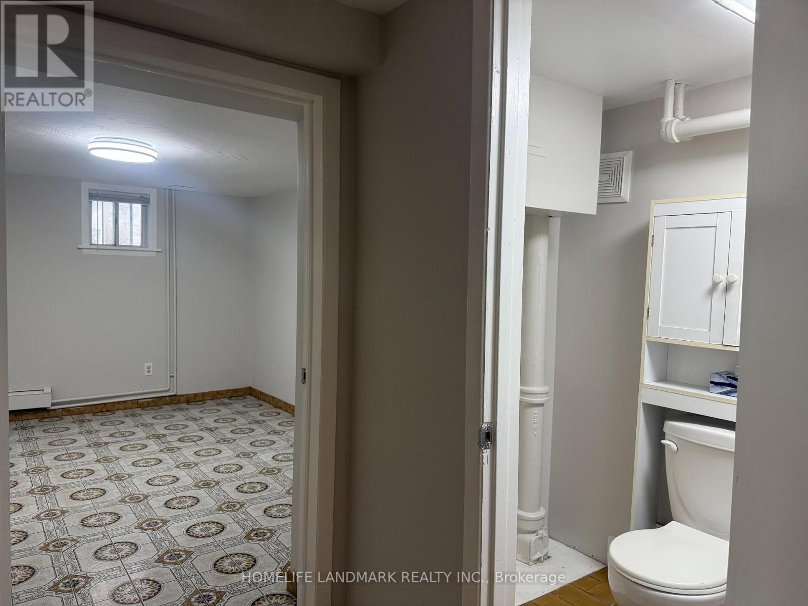 4 Sully Crescent, Toronto, Ontario  M6J 2E4 - Photo 13 - C12630028