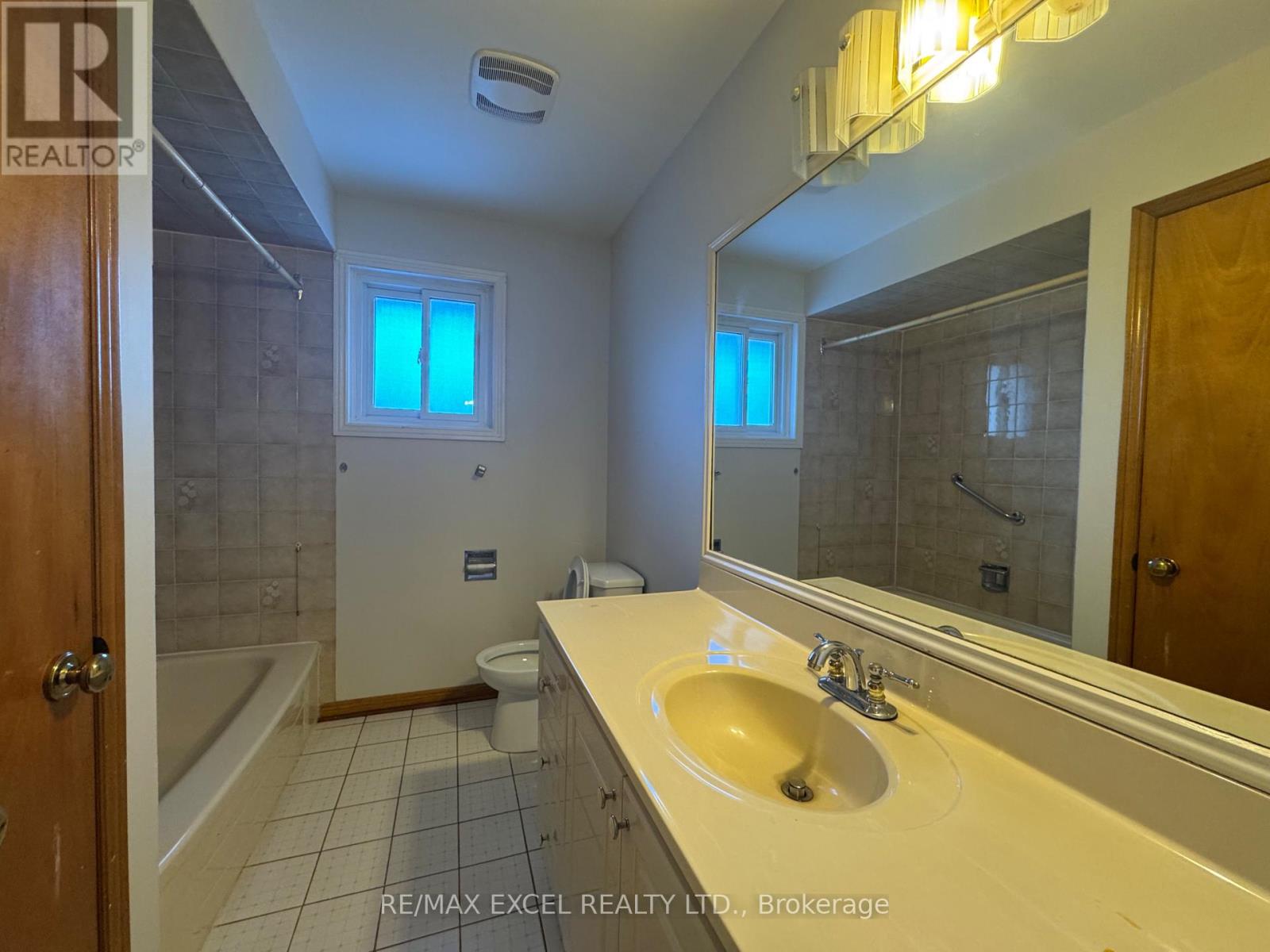 1019 Rouge Valley Drive, Pickering, Ontario  L1V 4N8 - Photo 25 - E12629930