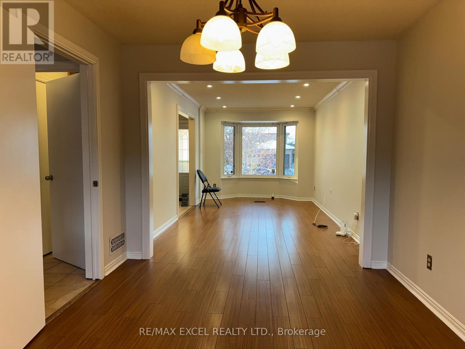 1019 Rouge Valley Drive, Pickering, Ontario  L1V 4N8 - Photo 3 - E12629930