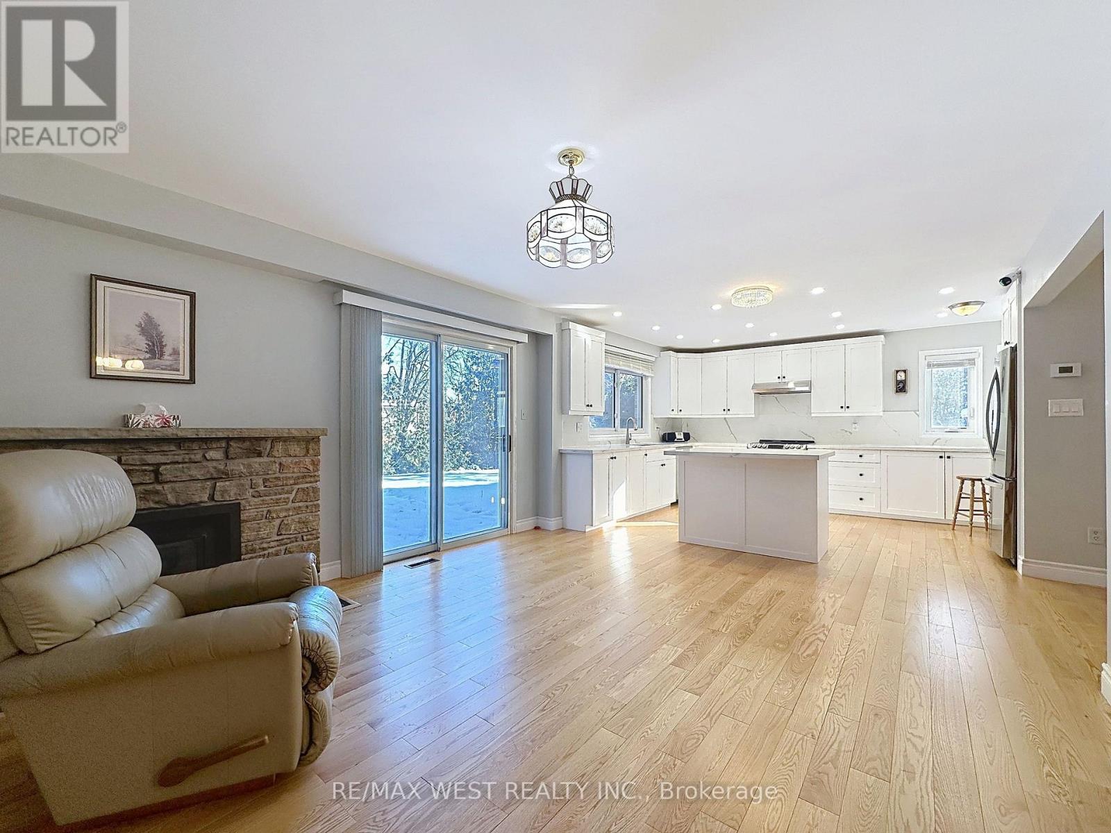 20 Foxwood Grove, Toronto, Ontario  M1W 1V2 - Photo 12 - E12630000