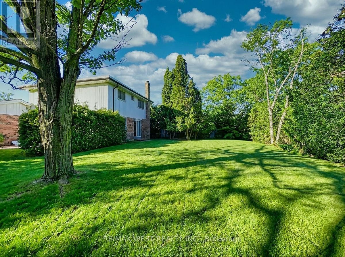 20 Foxwood Grove, Toronto, Ontario  M1W 1V2 - Photo 42 - E12630000