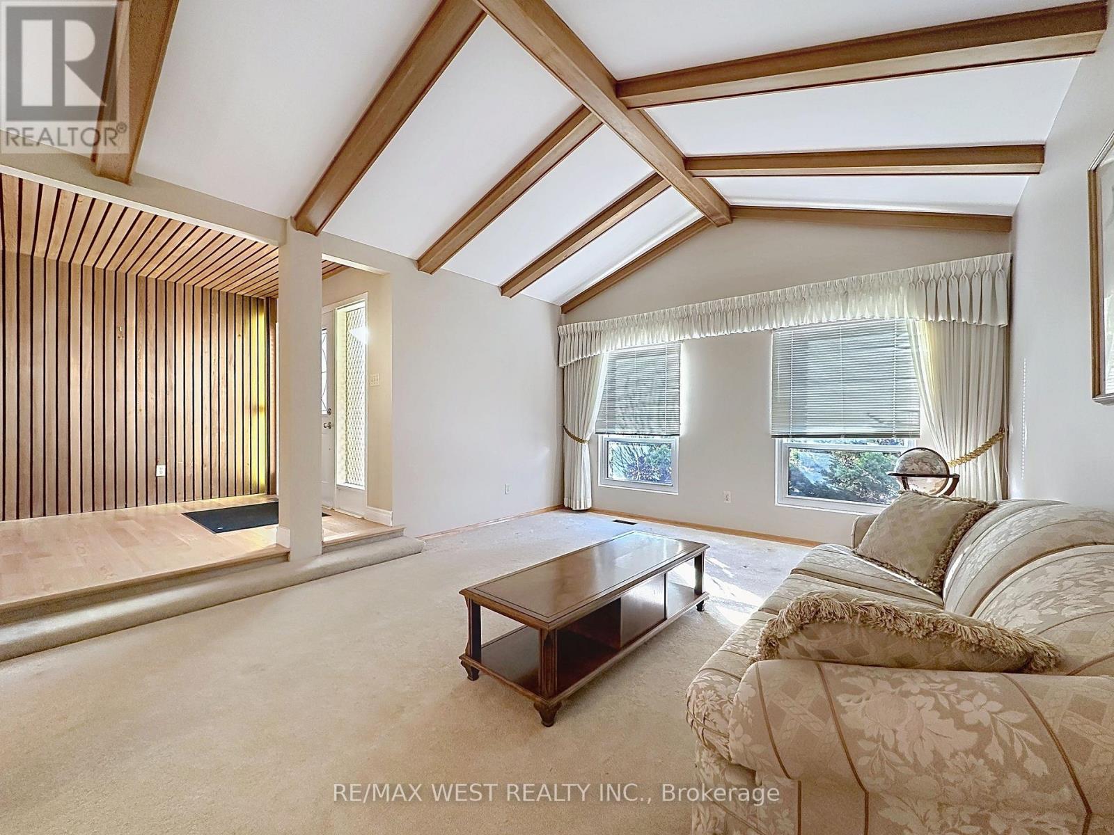 20 Foxwood Grove, Toronto, Ontario  M1W 1V2 - Photo 6 - E12630000