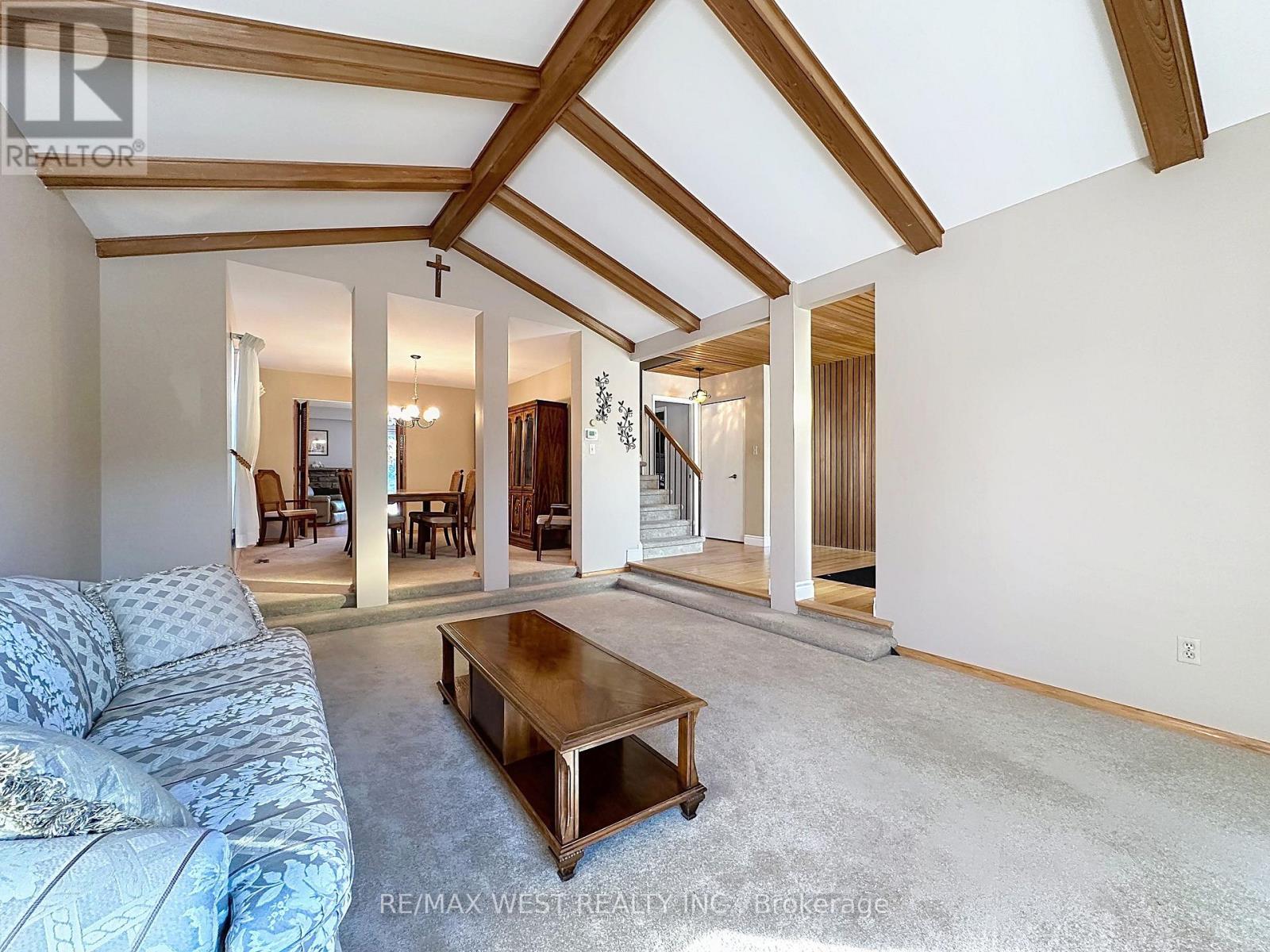 20 Foxwood Grove, Toronto, Ontario  M1W 1V2 - Photo 7 - E12630000