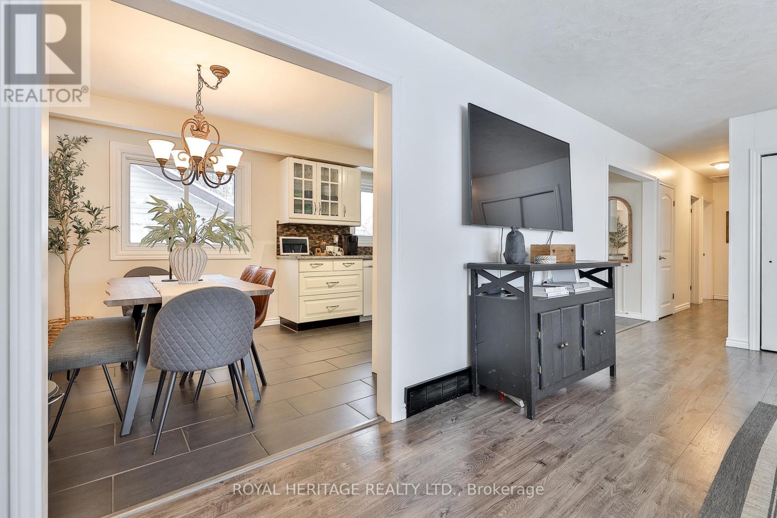 906 Dunlop Street E, Whitby, Ontario  L1N 1T2 - Photo 10 - E12630032