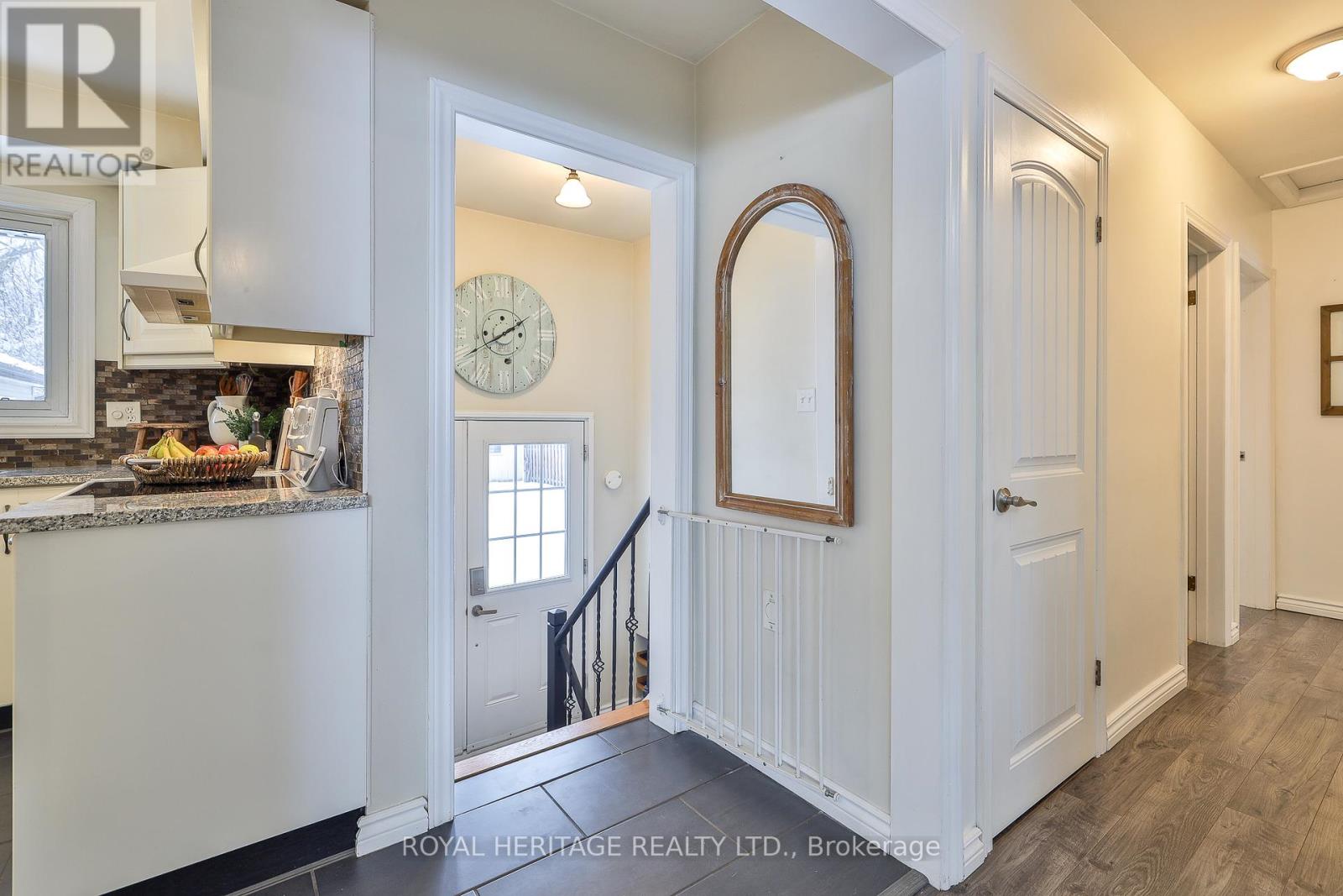 906 Dunlop Street E, Whitby, Ontario  L1N 1T2 - Photo 31 - E12630032