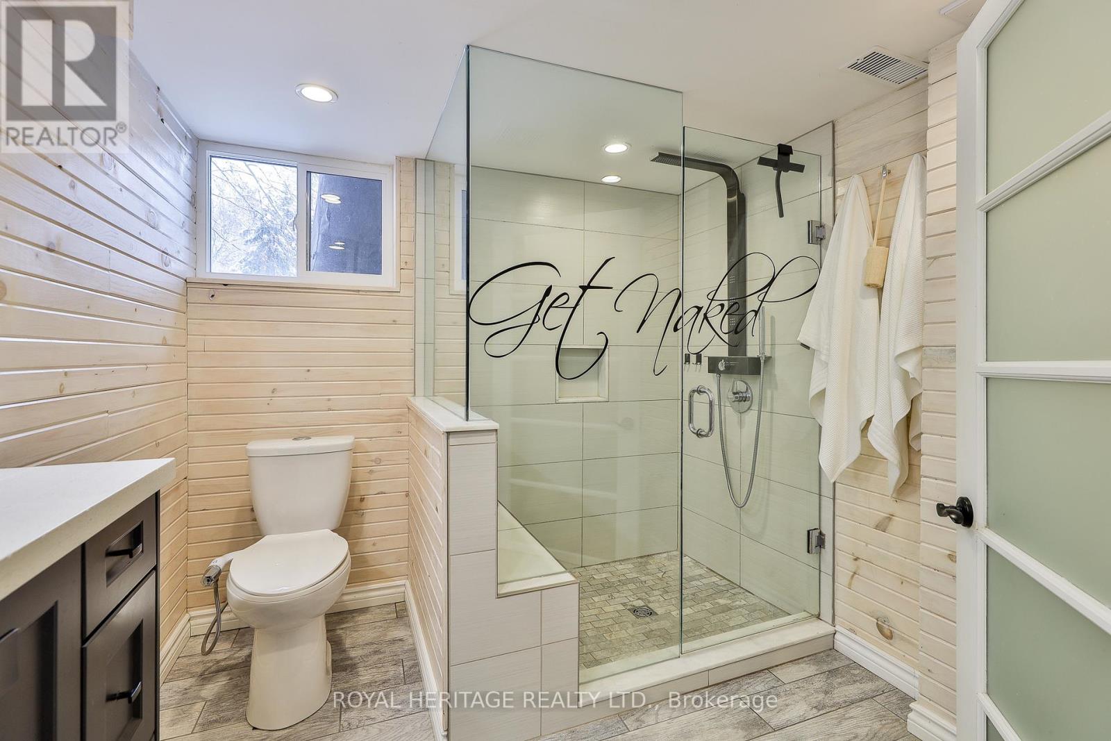 906 Dunlop Street E, Whitby, Ontario  L1N 1T2 - Photo 43 - E12630032