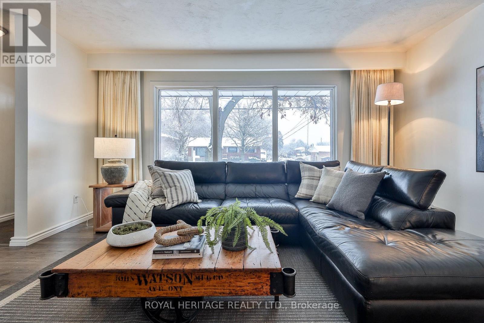 906 Dunlop Street E, Whitby, Ontario  L1N 1T2 - Photo 9 - E12630032