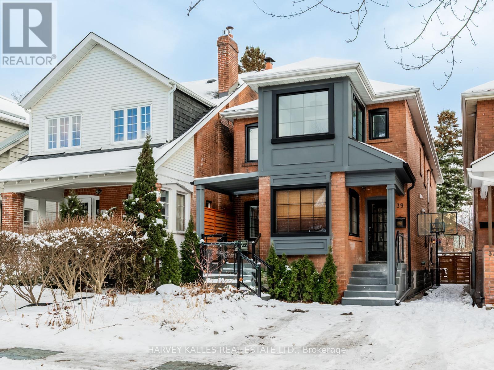 2nd Floor - 39 Standish Avenue, Toronto, Ontario M4W 3B2 - Photo 2 - C12630046