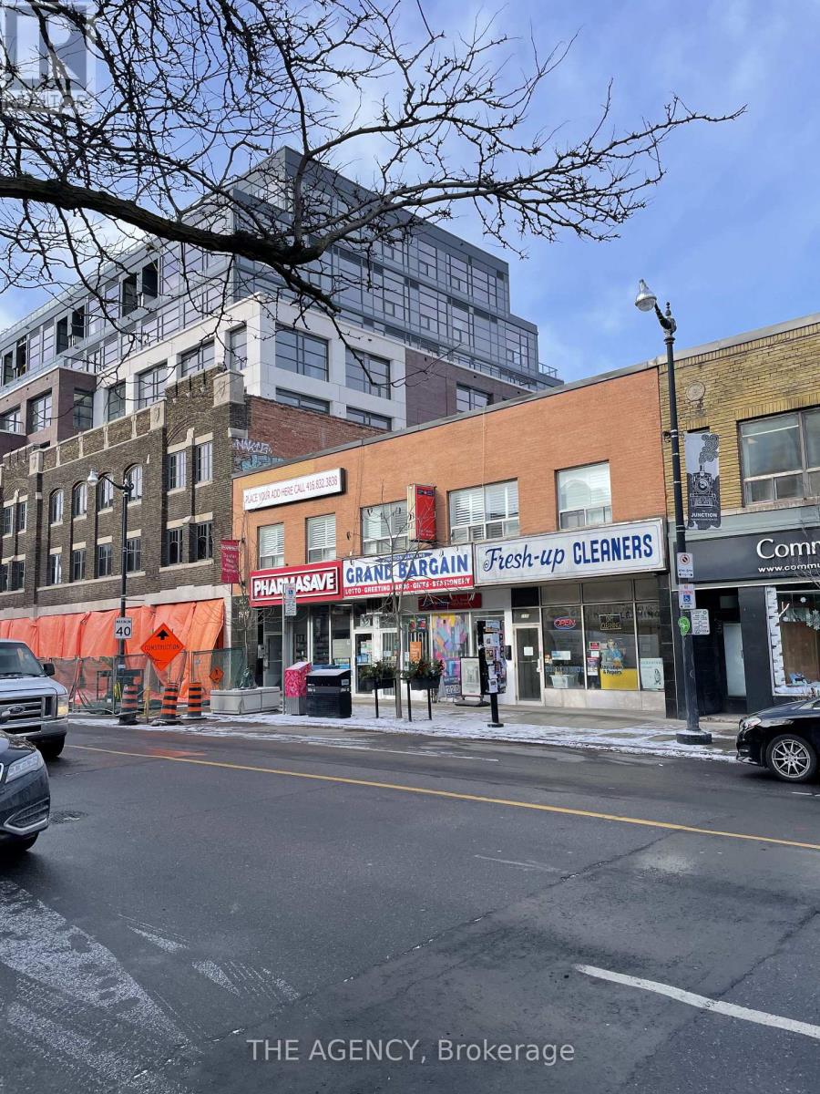 2936 Dundas Street W, Toronto, Ontario M6P 1Y8 - Photo 2 - W12628494