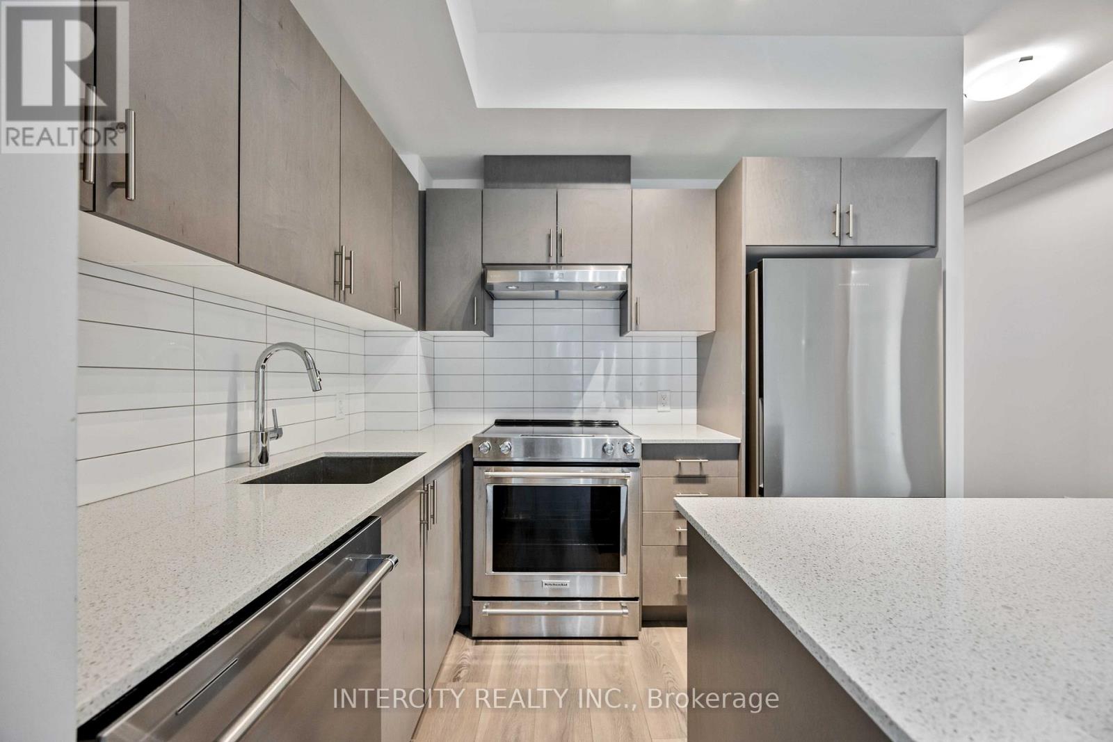 523 - 9000 JANE STREET, Vaughan, Ontario