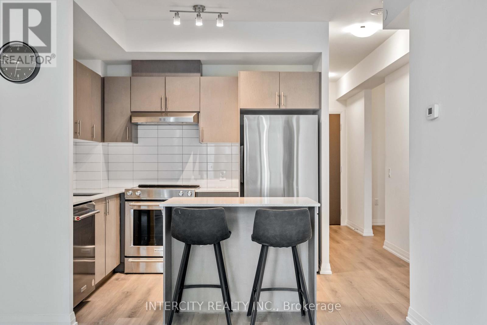 523 - 9000 Jane Street, Vaughan (Vellore Village), Ontario  L4K 2M9 - Photo 2 - N12629954