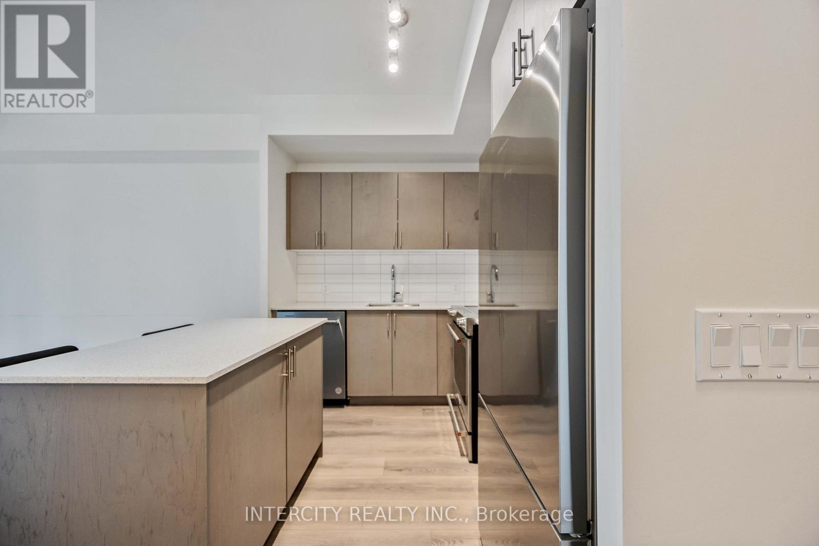 523 - 9000 Jane Street, Vaughan (Vellore Village), Ontario  L4K 2M9 - Photo 5 - N12629954