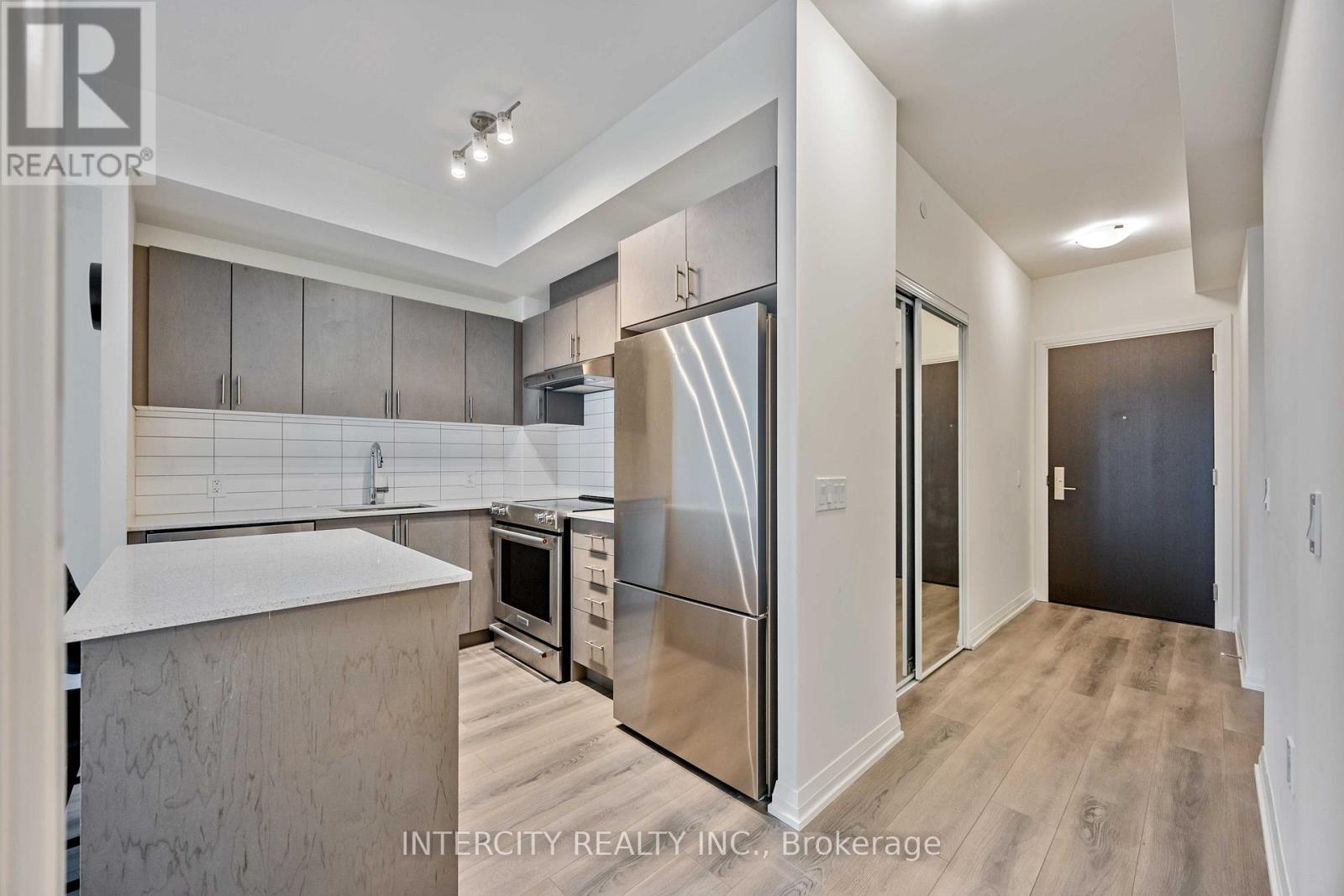 523 - 9000 Jane Street, Vaughan (Vellore Village), Ontario  L4K 2M9 - Photo 7 - N12629954