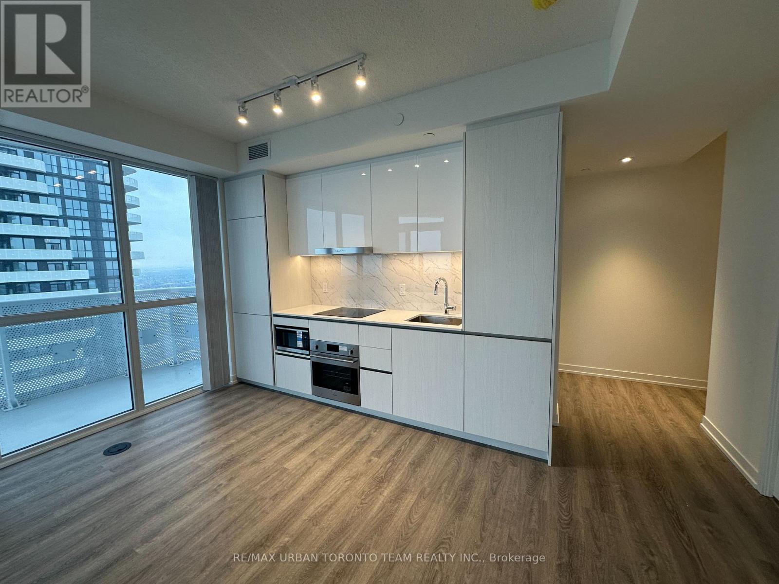 4612 - 8 Interchange Way, Vaughan, Ontario  L4K 5Z7 - Photo 4 - N12629964