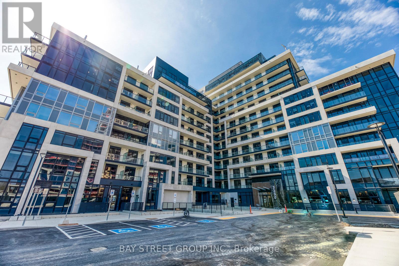 204 - 3200 WILLIAM COLTSON AVENUE, Oakville, Ontario