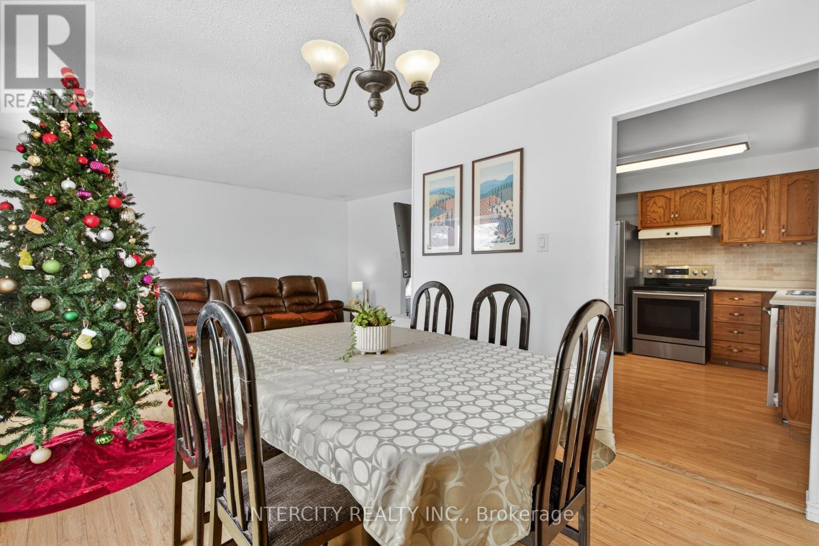 57 Valleyview Crescent, Bradford West Gwillimbury, Ontario  L3Z 1S8 - Photo 6 - N12630058