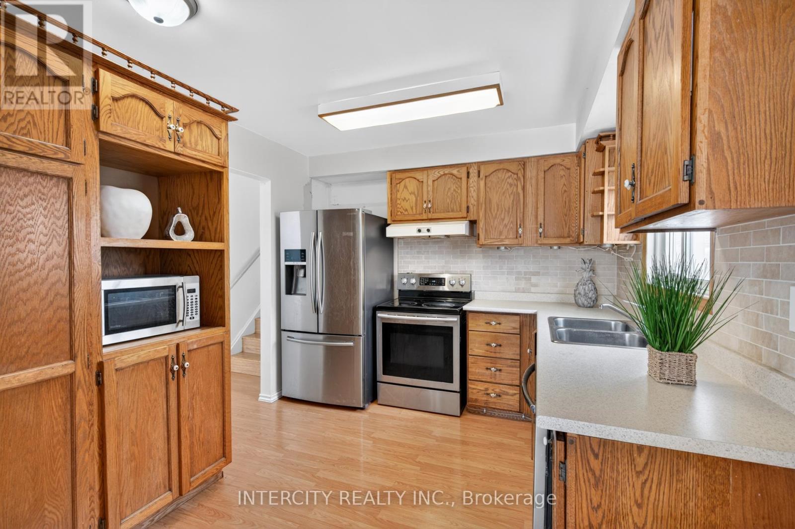 57 Valleyview Crescent, Bradford West Gwillimbury, Ontario  L3Z 1S8 - Photo 7 - N12630058