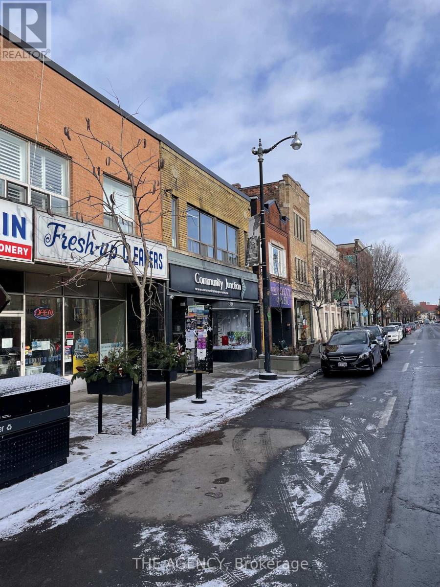 2936 Dundas Street W, Toronto, Ontario M6P 1Y8 - Photo 3 - W12628494