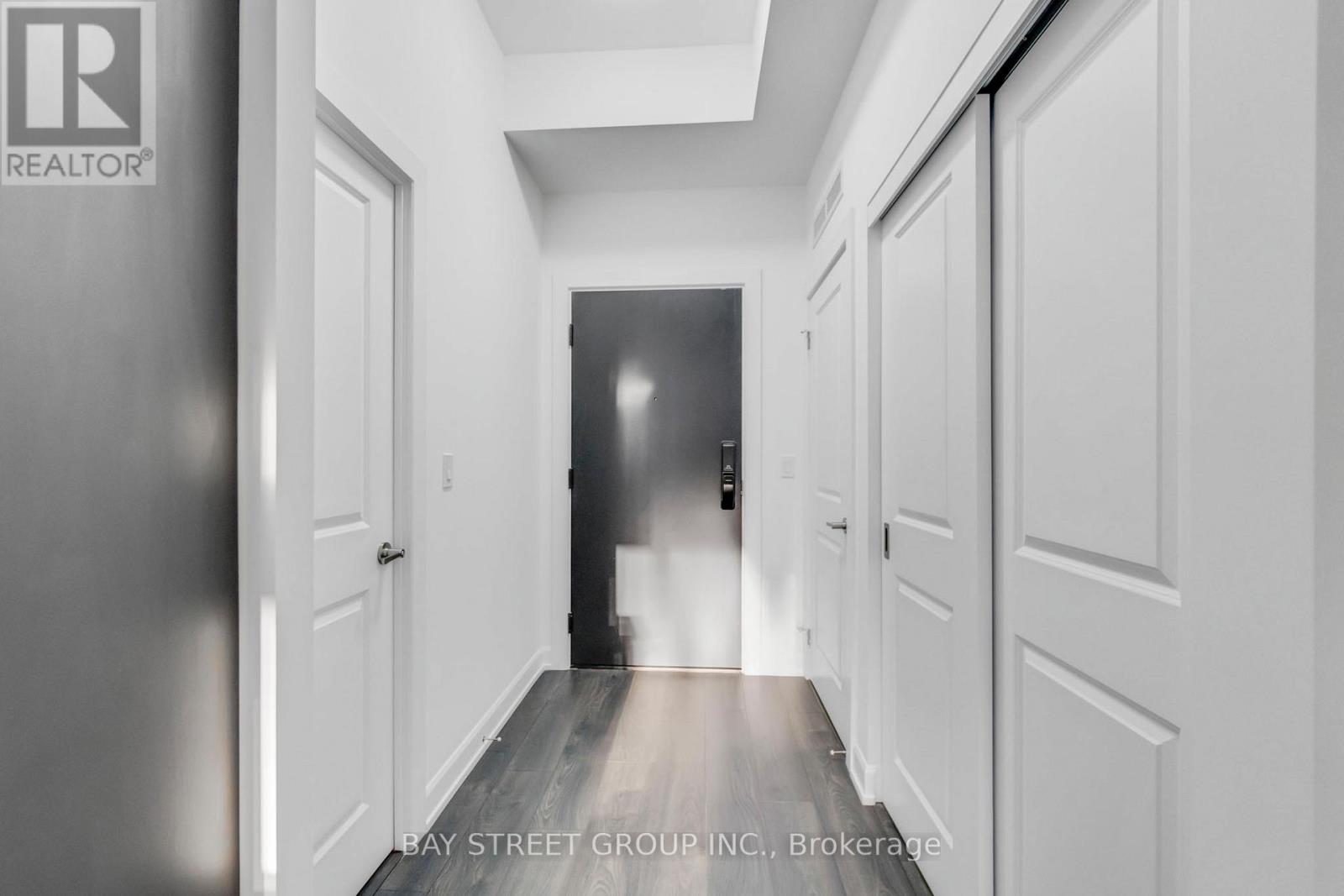 204 - 3200 William Coltson Avenue, Oakville, Ontario  L6H 7W6 - Photo 10 - W12629652