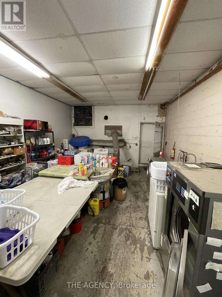 2936 Dundas Street W, Toronto, Ontario M6P 1Y8 - Photo 9 - W12628494