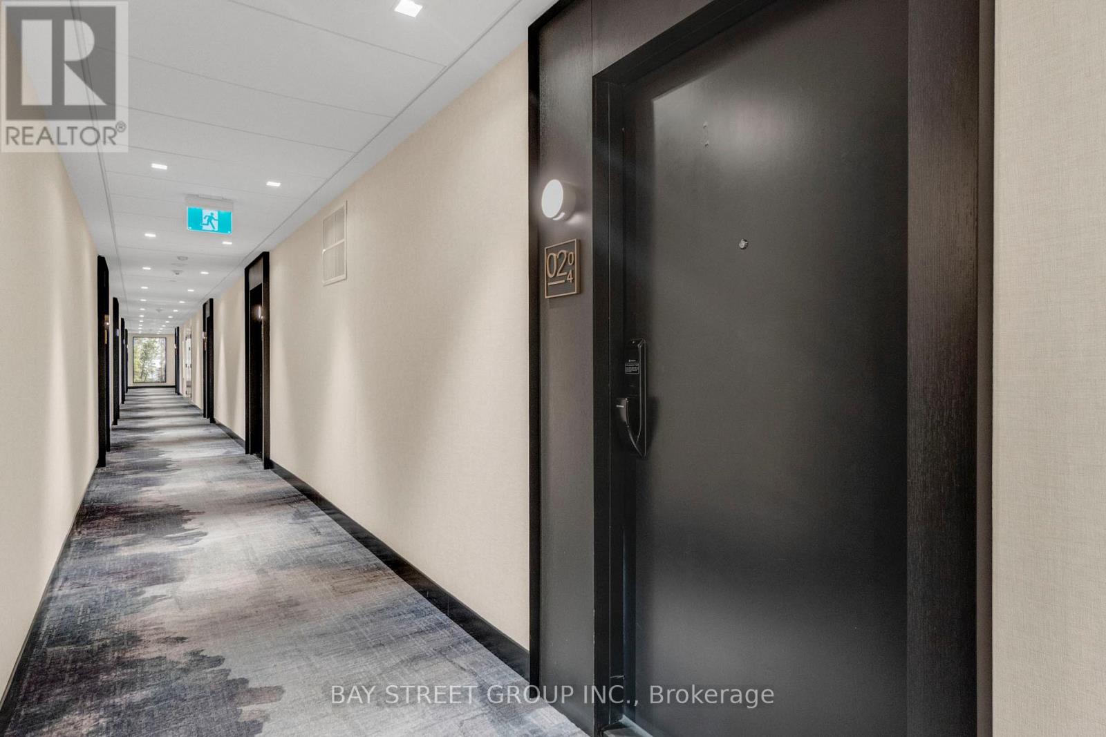 204 - 3200 William Coltson Avenue, Oakville, Ontario  L6H 7W6 - Photo 8 - W12629652