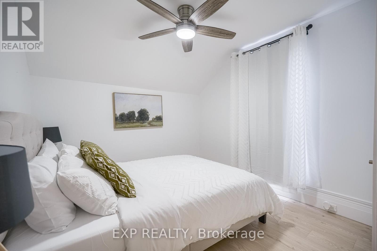 8 Elizabeth Street, St. Catharines, Ontario  L2R 2L1 - Photo 15 - X12613162