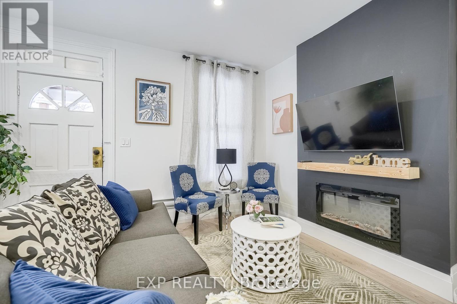 8 Elizabeth Street, St. Catharines, Ontario  L2R 2L1 - Photo 4 - X12613162