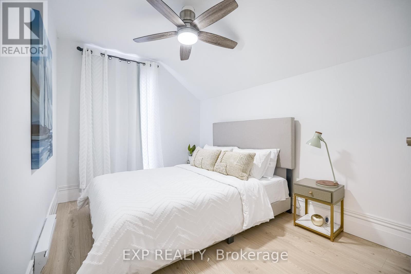 8 Elizabeth Street, St. Catharines, Ontario  L2R 2L1 - Photo 18 - X12613162