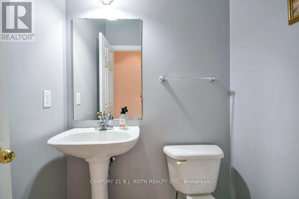 24 Connaught Lane, Barrie, Ontario  L4M 0A6 - Photo 15 - S12629900