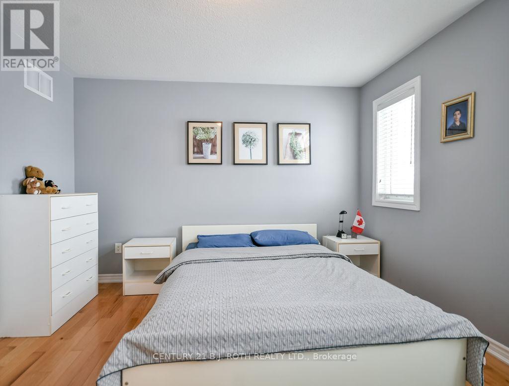 24 Connaught Lane, Barrie, Ontario  L4M 0A6 - Photo 20 - S12629900