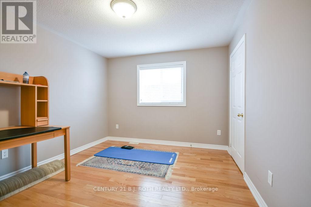 24 Connaught Lane, Barrie, Ontario  L4M 0A6 - Photo 22 - S12629900