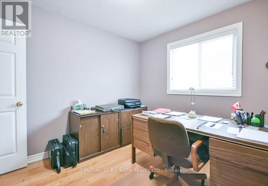 24 Connaught Lane, Barrie, Ontario  L4M 0A6 - Photo 23 - S12629900