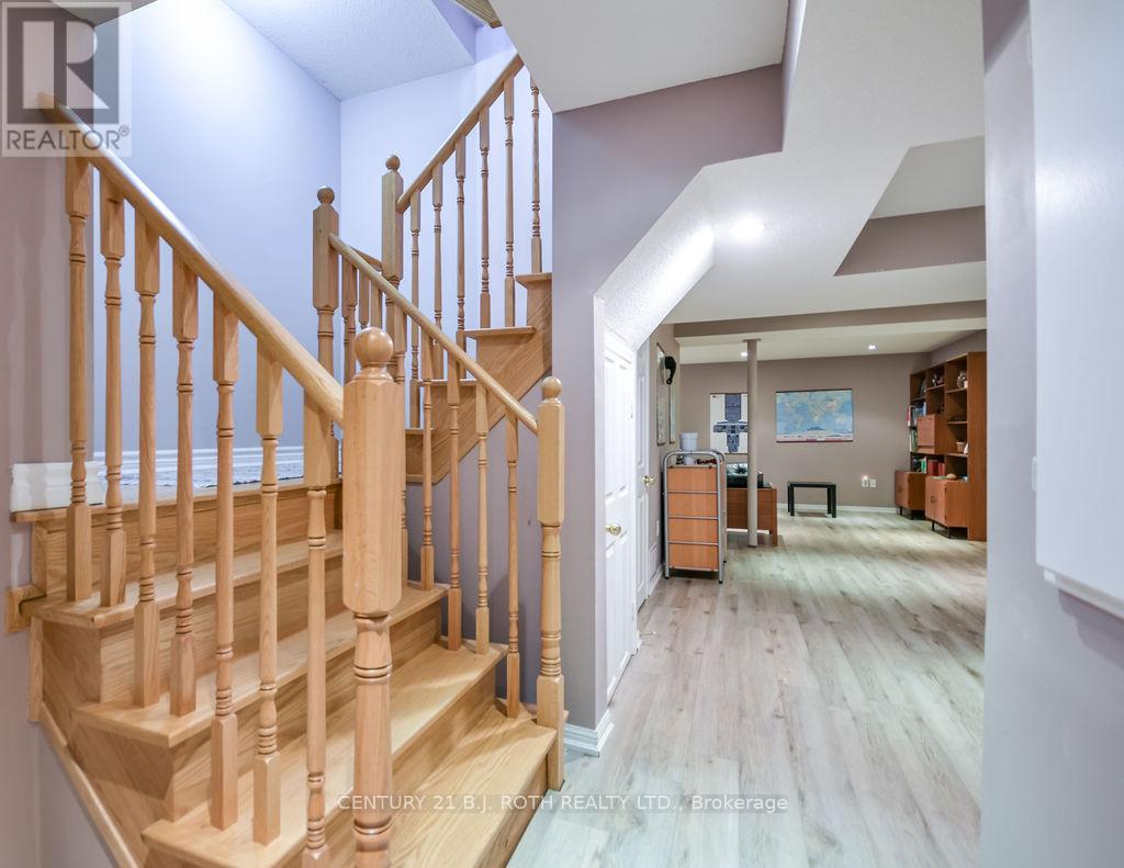 24 Connaught Lane, Barrie, Ontario  L4M 0A6 - Photo 30 - S12629900