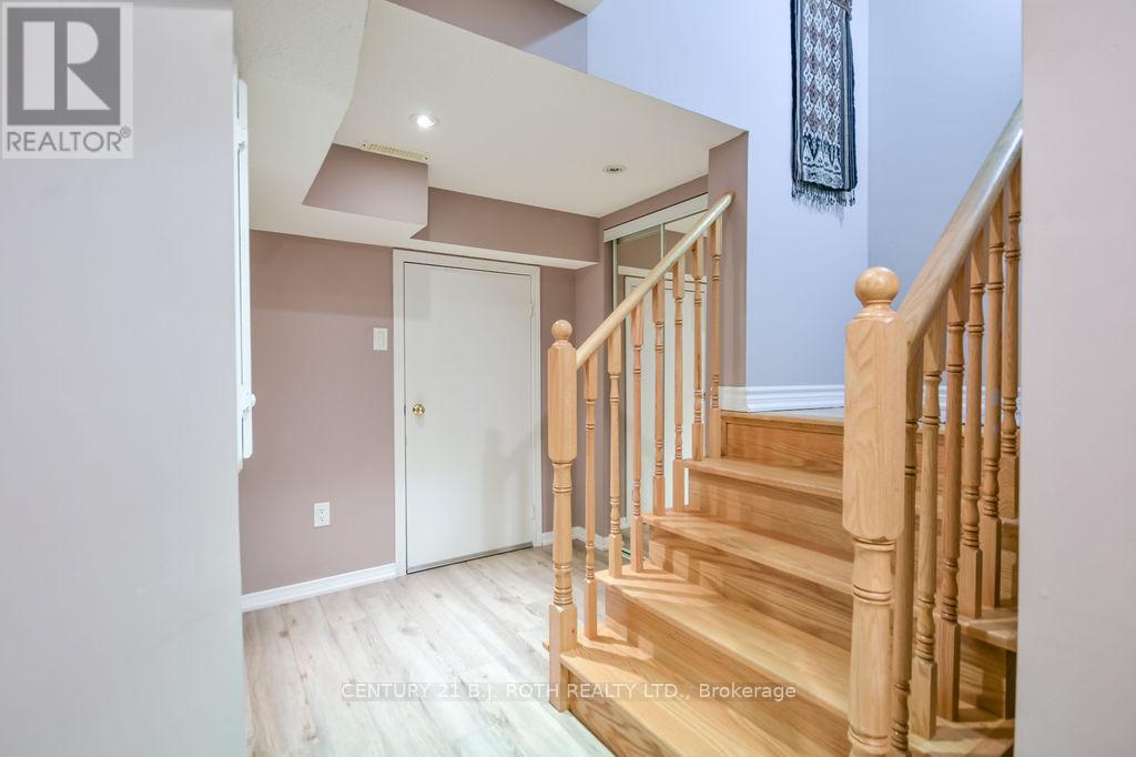 24 Connaught Lane, Barrie, Ontario  L4M 0A6 - Photo 31 - S12629900