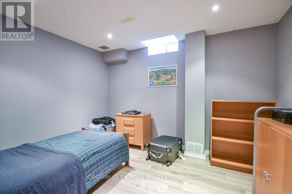 24 Connaught Lane, Barrie, Ontario  L4M 0A6 - Photo 32 - S12629900