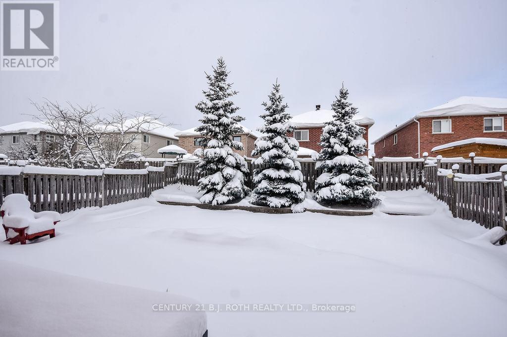 24 Connaught Lane, Barrie, Ontario  L4M 0A6 - Photo 37 - S12629900