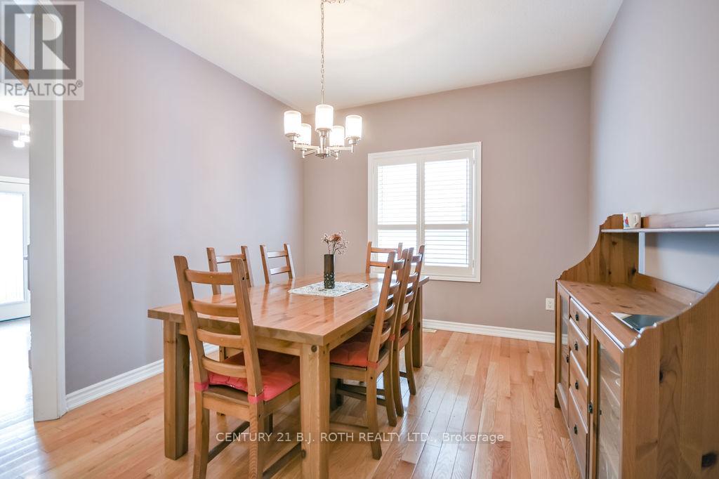 24 Connaught Lane, Barrie, Ontario  L4M 0A6 - Photo 6 - S12629900
