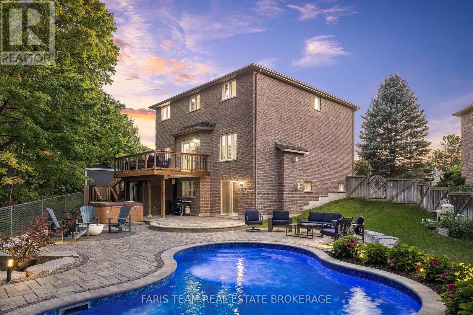 96 Osprey Ridge Road, Barrie (Little Lake), Ontario  L4M 6P3 - Photo 3 - S12629908