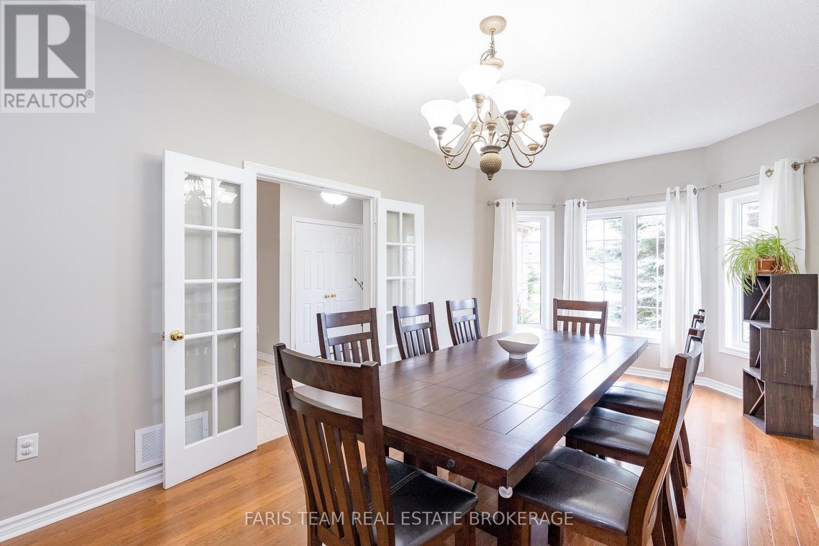 96 Osprey Ridge Road, Barrie (Little Lake), Ontario  L4M 6P3 - Photo 4 - S12629908