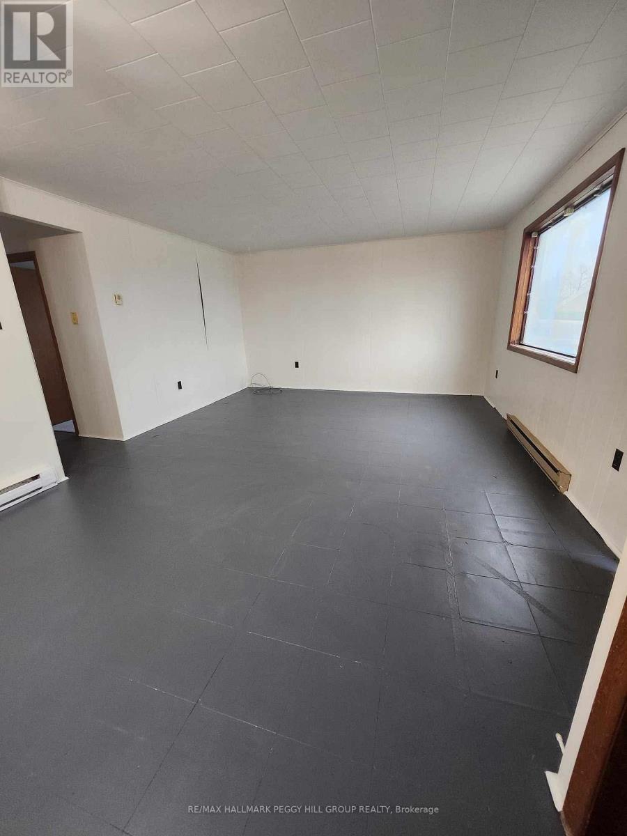 332 Champlain Road, Penetanguishene, Ontario  L9M 1S4 - Photo 7 - S12629948