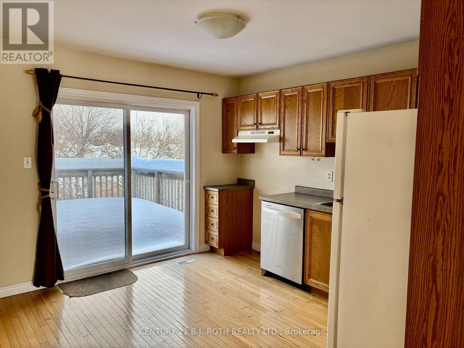 Upper - 194 Livingstone Street E, Barrie, Ontario  L4M 6M4 - Photo 4 - S12630034
