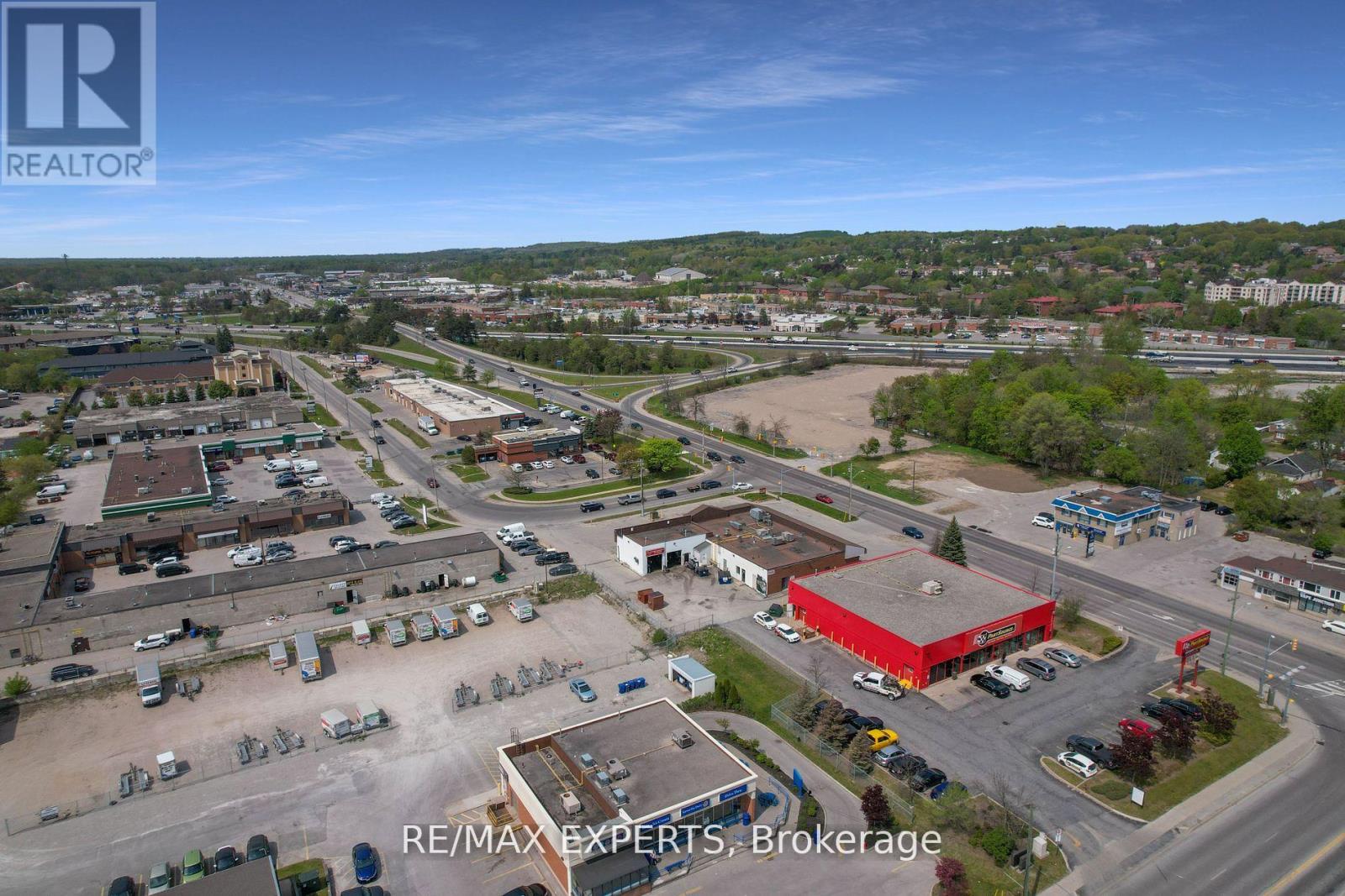 10 - 11 HART DRIVE, Barrie, Ontario