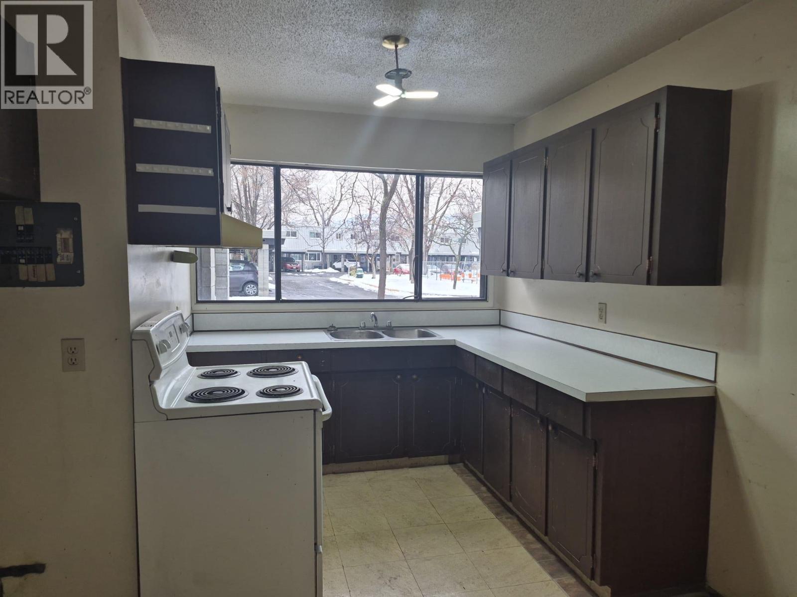 249 Kitchener Crescent Unit# 29, Kamloops, British Columbia V2B 1B9 - Photo 11 - 10370994