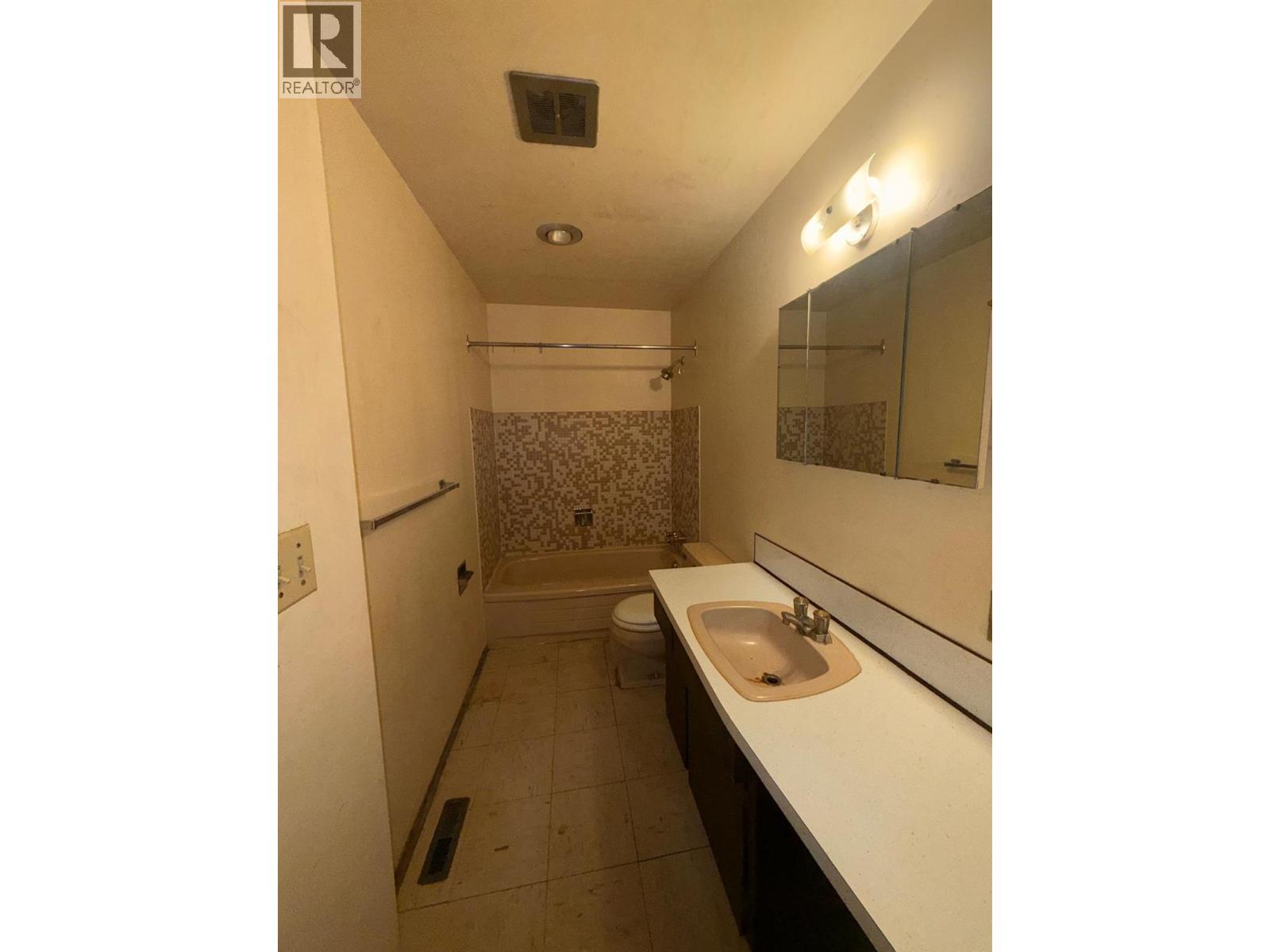 249 Kitchener Crescent Unit# 29, Kamloops, British Columbia V2B 1B9 - Photo 36 - 10370994