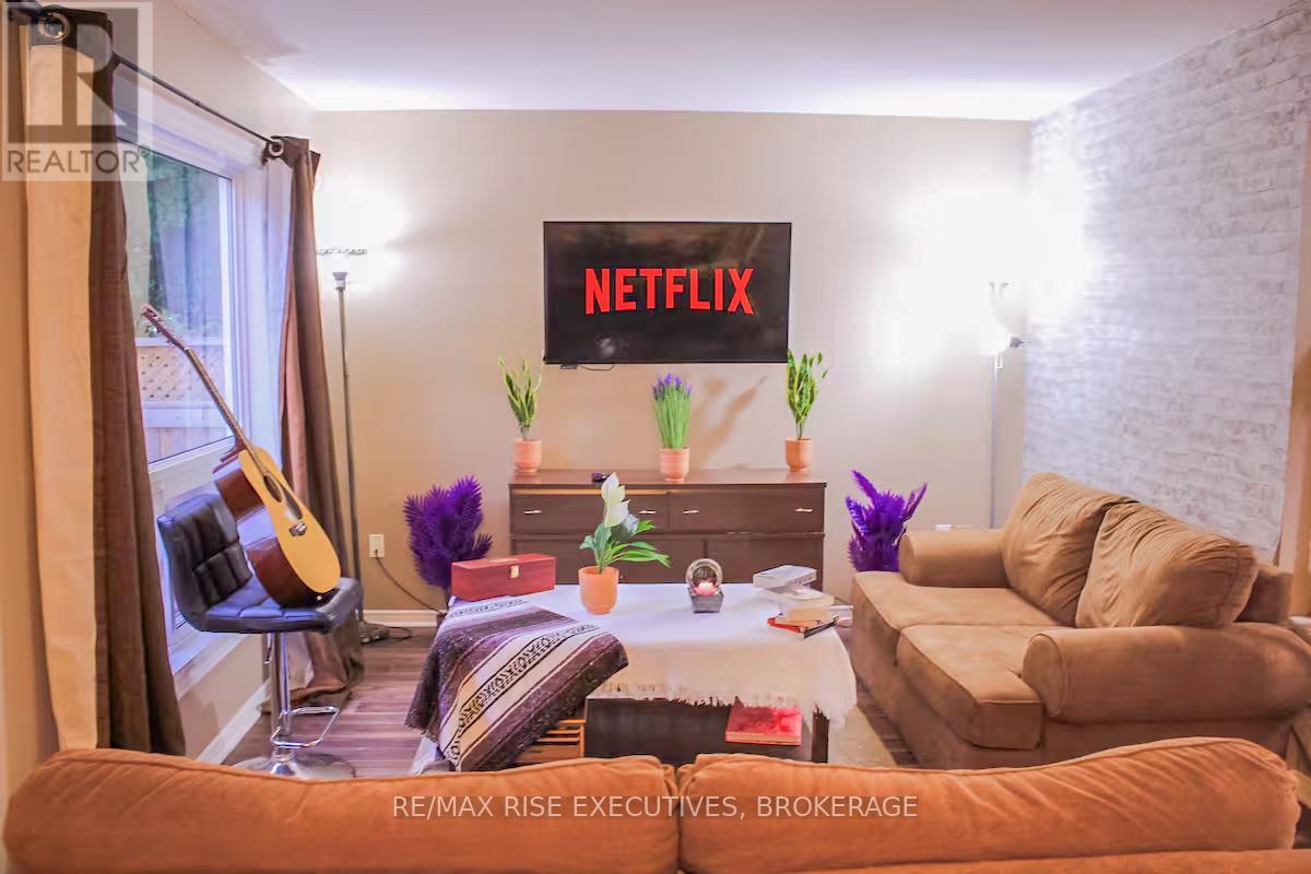 502 Evangeline Avenue, Kingston (City Southwest), Ontario  K7M 8T1 - Photo 2 - X12630108