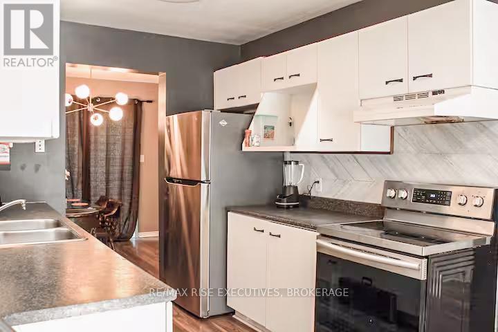 502 Evangeline Avenue, Kingston (City Southwest), Ontario  K7M 8T1 - Photo 3 - X12630108